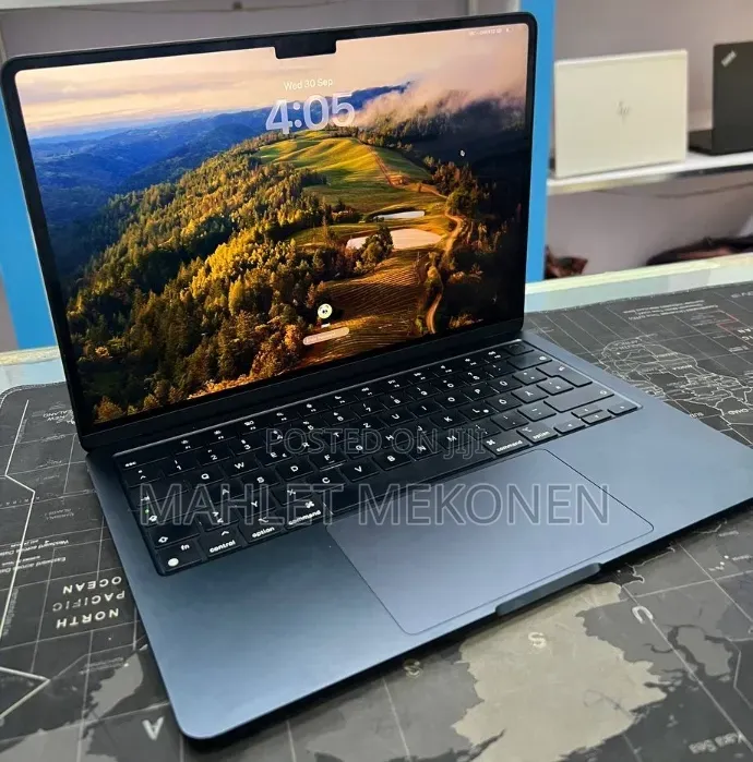 New Laptop Apple MacBook Air 2022 M2 16GB Apple M2 SSD 512GB
