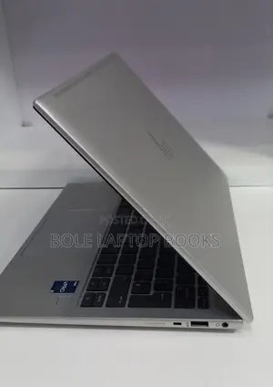 New Laptop HP EliteBook 830 G9 16GB Intel Core i5 SSD 512GB