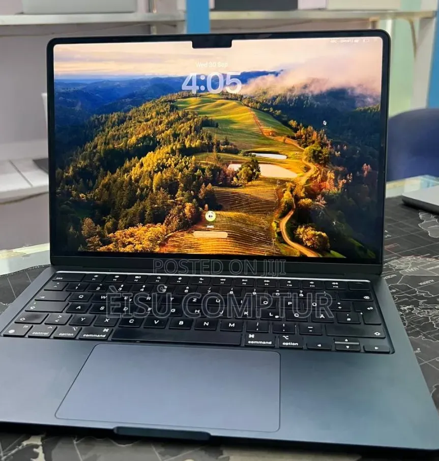 New Laptop Apple MacBook Air 2022 M2 16GB Apple M2 SSD 512GB