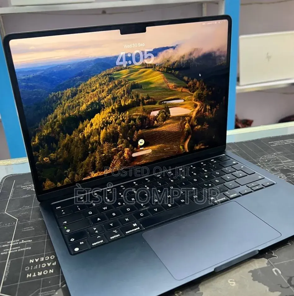 New Laptop Apple MacBook Air 2022 M2 16GB Apple M2 SSD 512GB