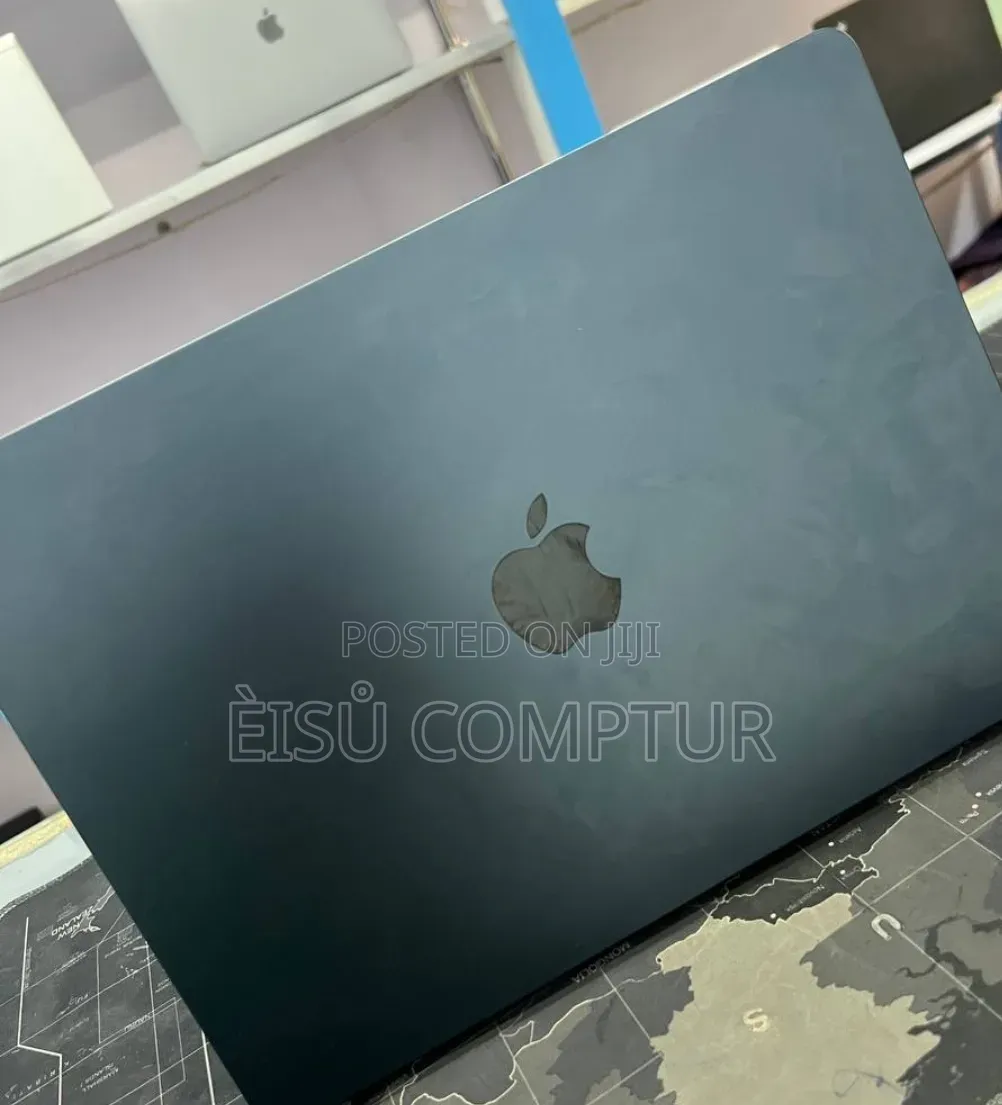 New Laptop Apple MacBook Air 2022 M2 16GB Apple M2 SSD 512GB