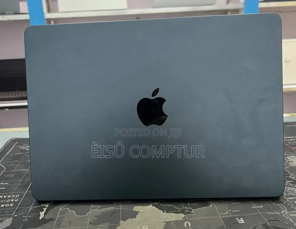 New Laptop Apple MacBook Air 2022 M2 16GB Apple M2 SSD 512GB