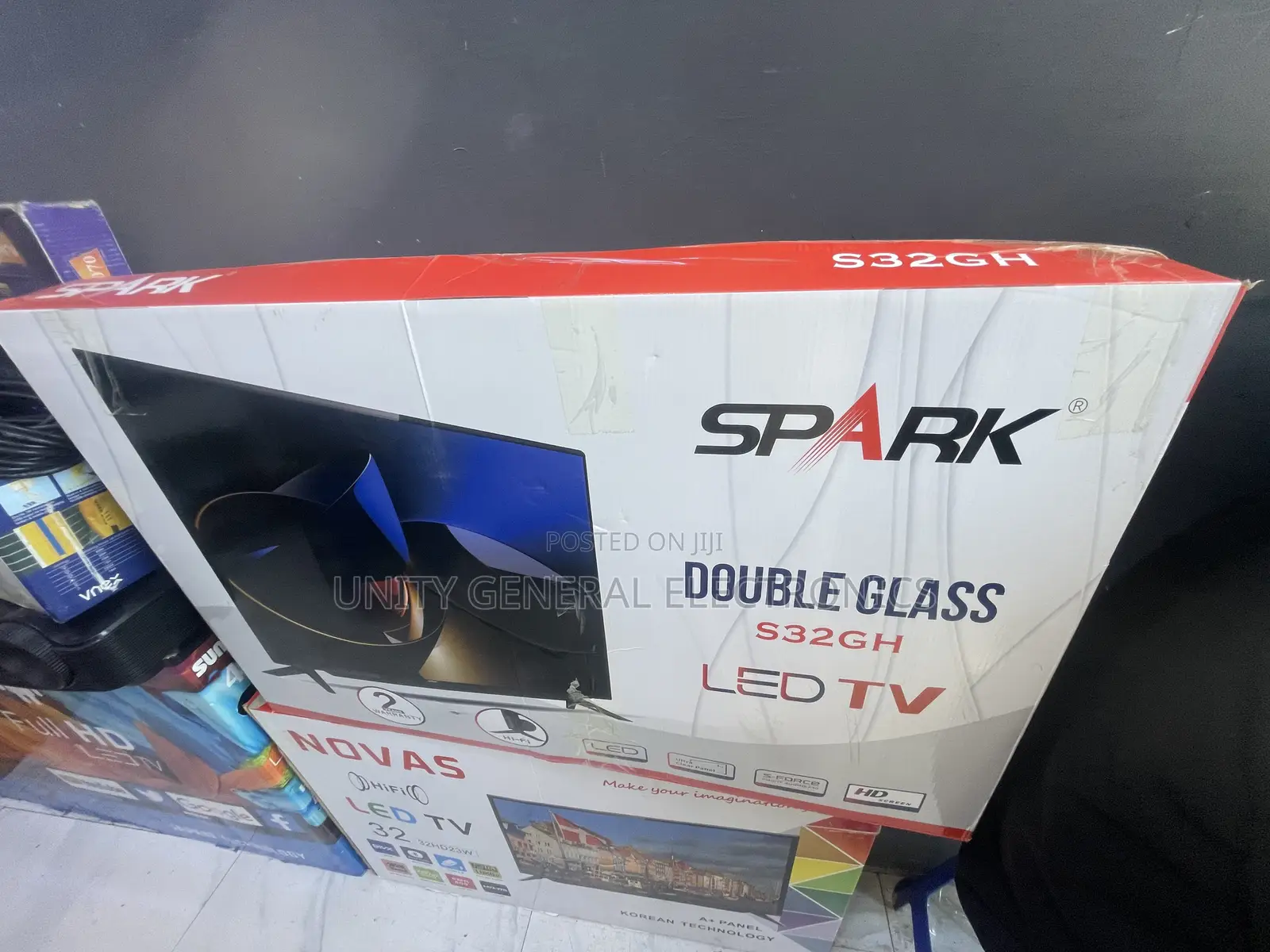 Spark 32” TV