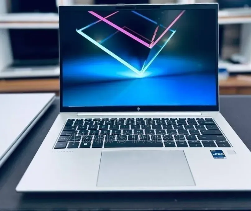 New Laptop HP EliteBook 840 G10 16GB Intel Core i7 SSD 1T