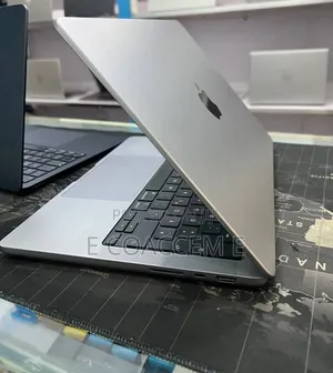 New Laptop Apple MacBook 16GB SSD 512GB
