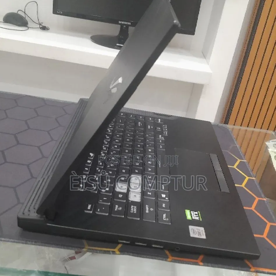 New Laptop Asus ROG Strix G15 16GB Intel Core i7 SSD 512GB