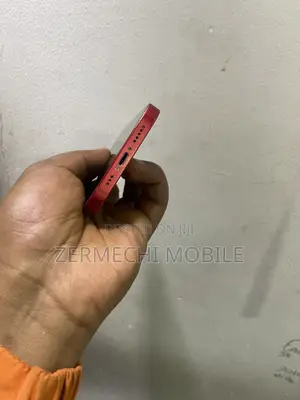 Apple iPhone 13 128 GB Red