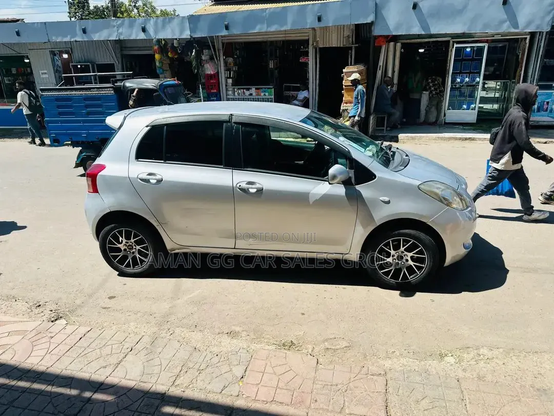 Toyota Yaris 2009 Silver