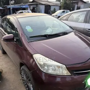 Toyota Yaris 2012 Red