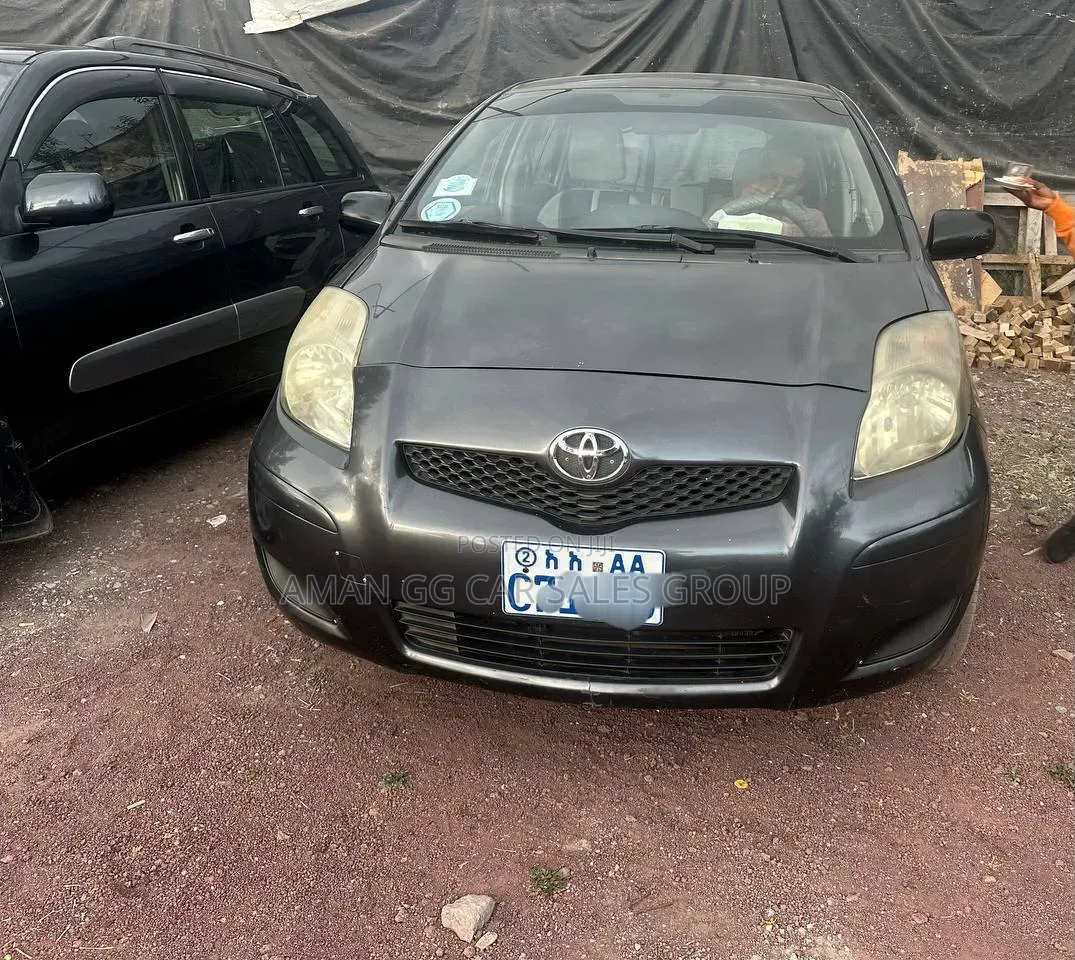 Toyota Yaris 2010 Black