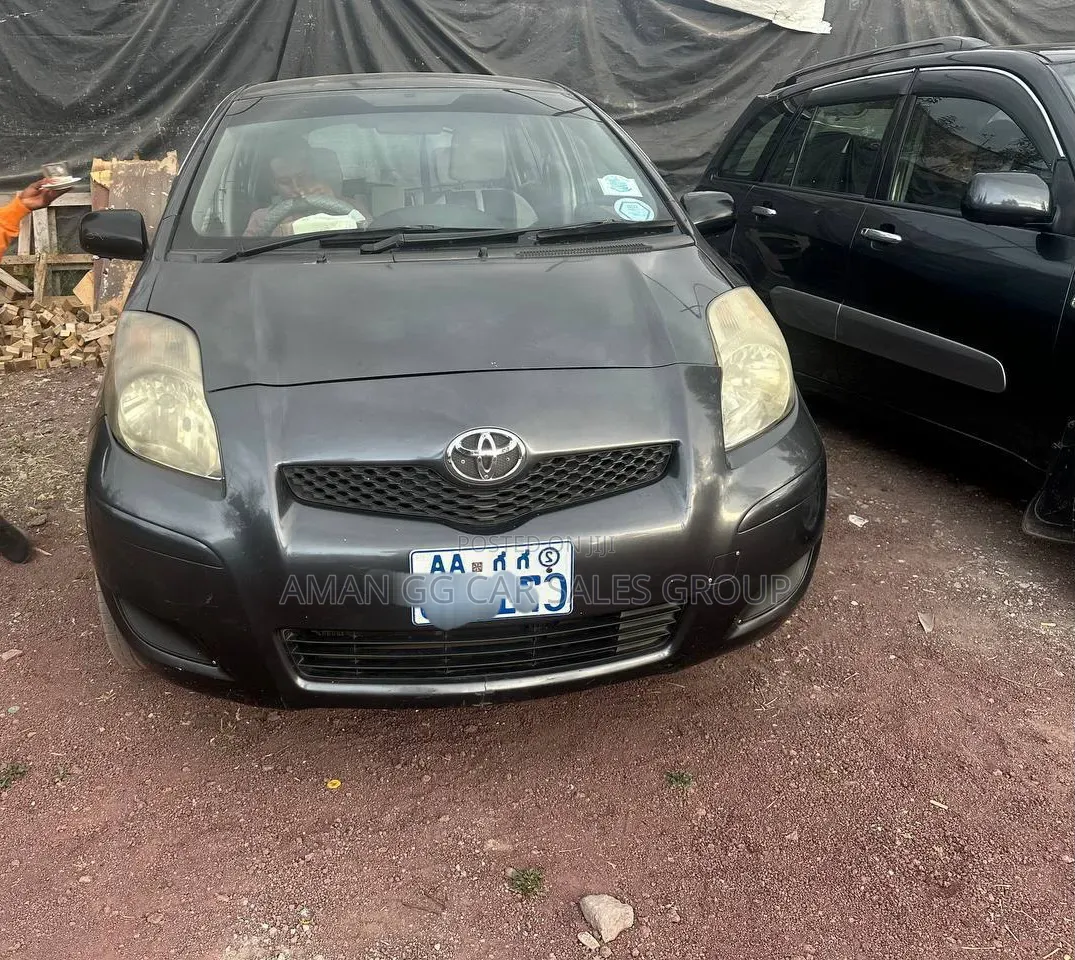 Toyota Yaris 2010 Black