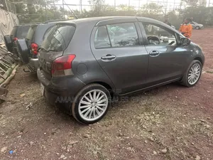 Toyota Yaris 2010 Black