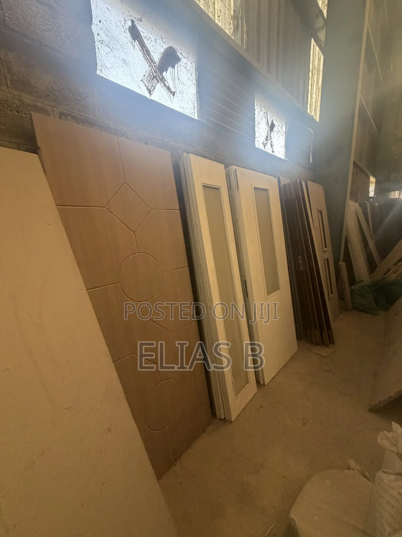 Wooden Door የእንጨት በሮች