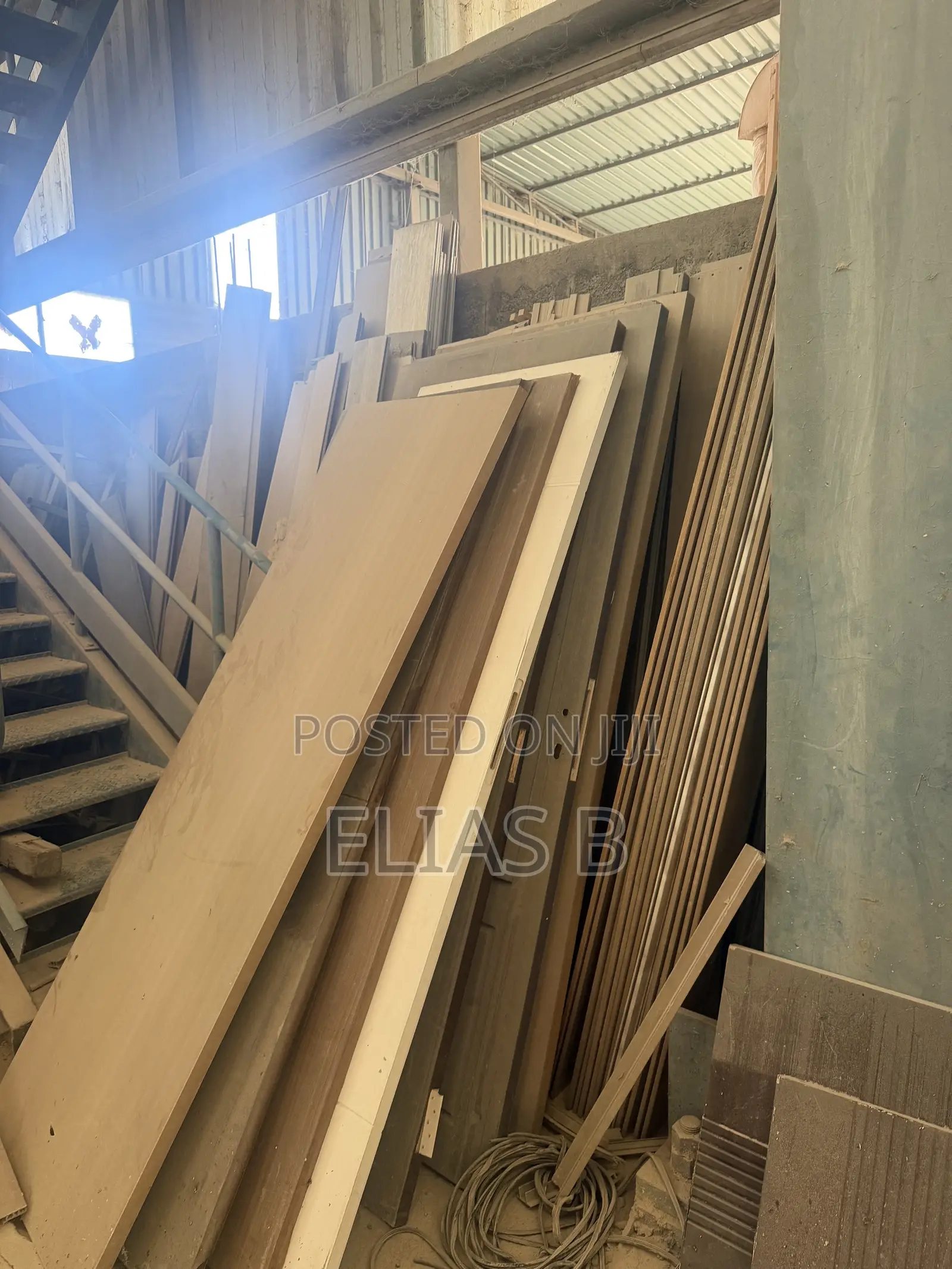 Wooden Door የእንጨት በሮች
