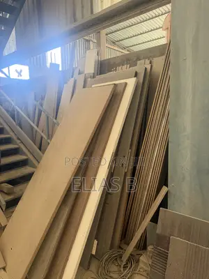 Wooden Door የእንጨት በሮች