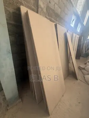 Wooden Door የእንጨት በሮች