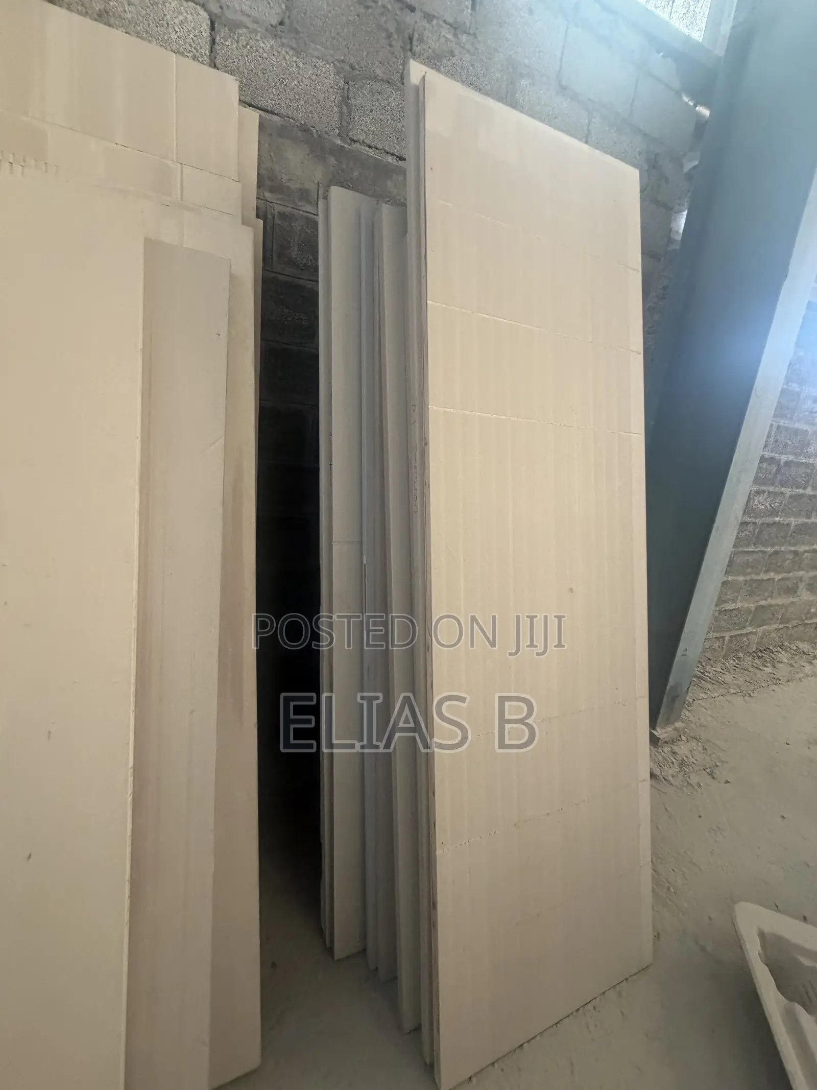 Wooden Door የእንጨት በሮች
