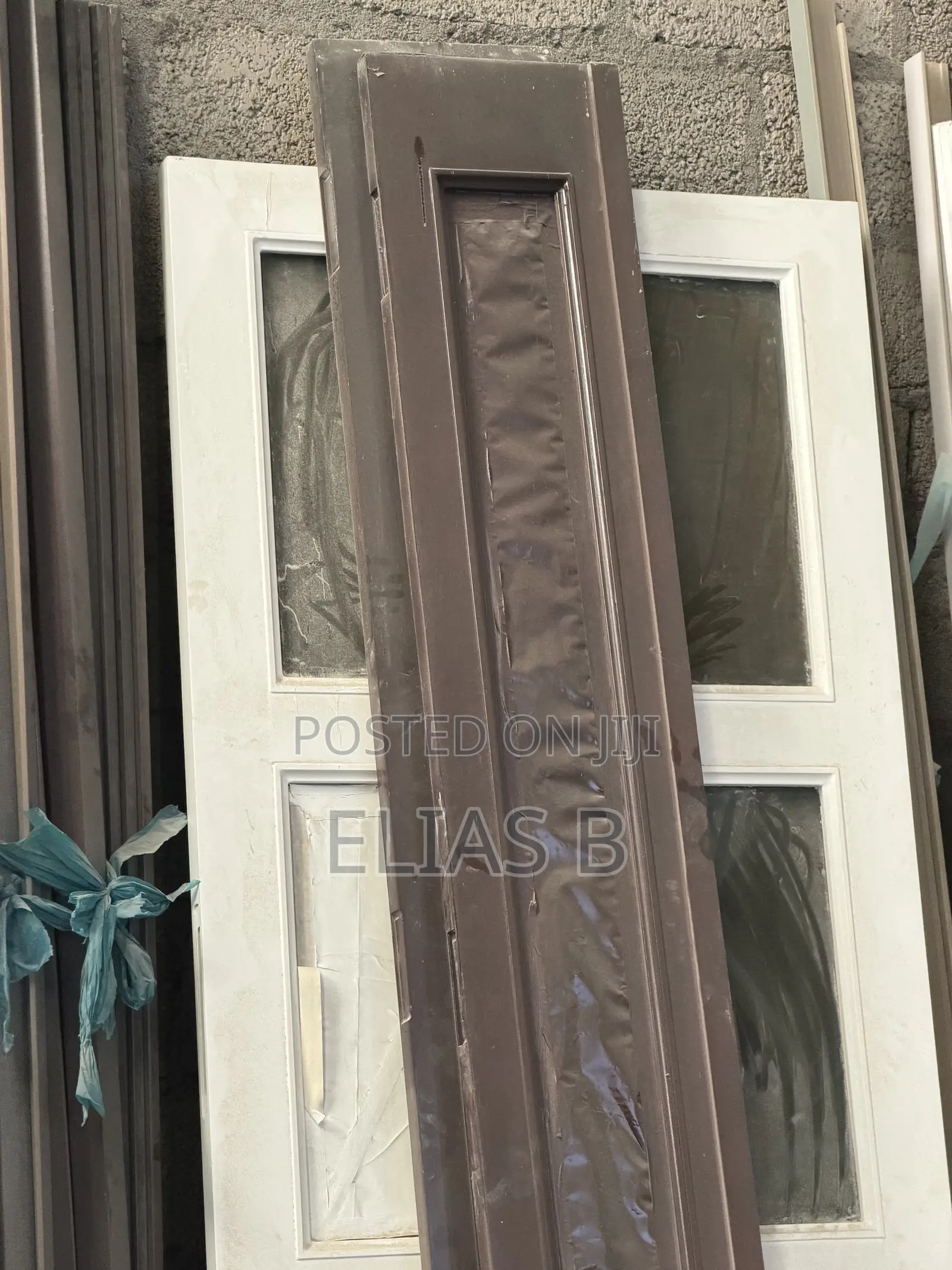Wooden Door የእንጨት በሮች