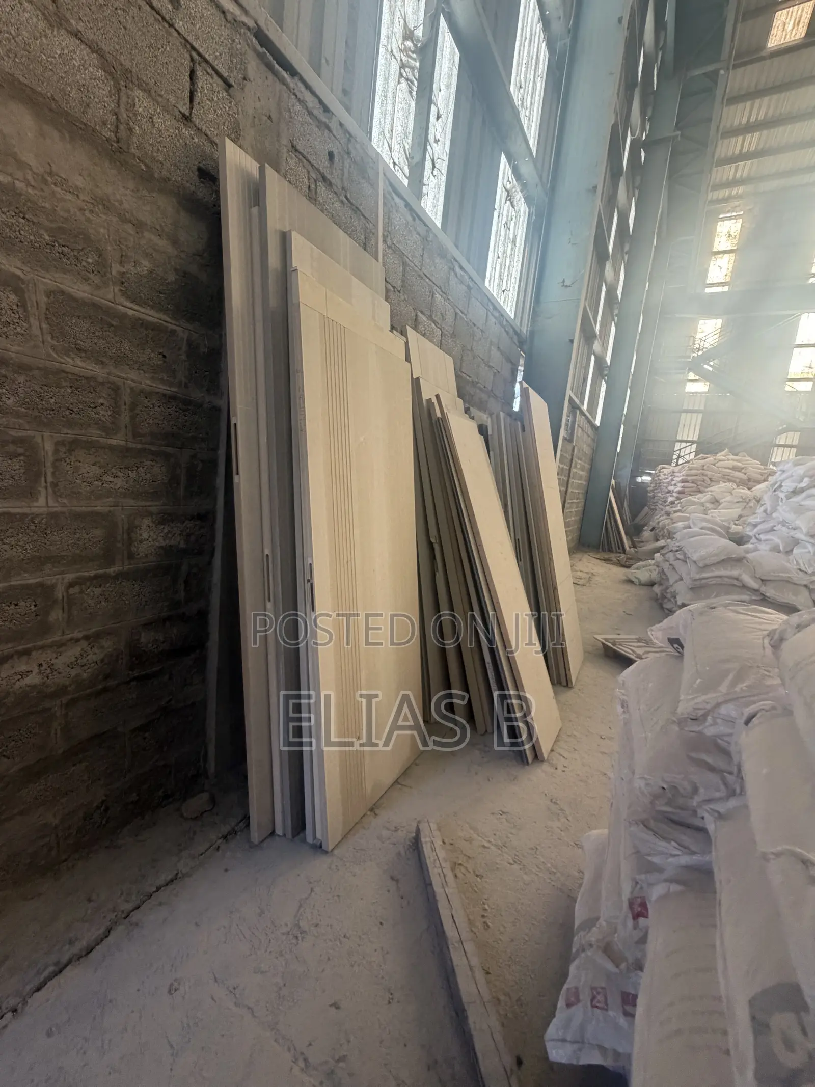 Wooden Door የእንጨት በሮች