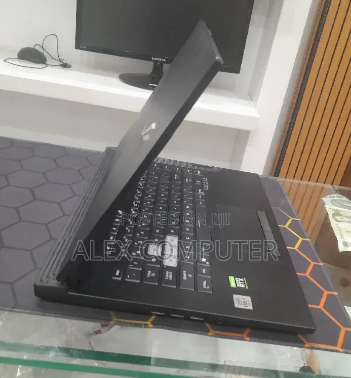 New Laptop Asus 16GB Intel Core i7 SSD 512GB