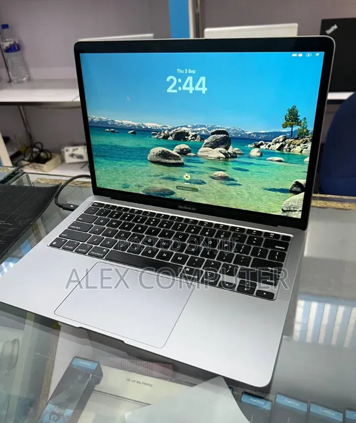New Laptop Apple MacBook Air 2020 M1 8GB Apple M1 SSD 256GB