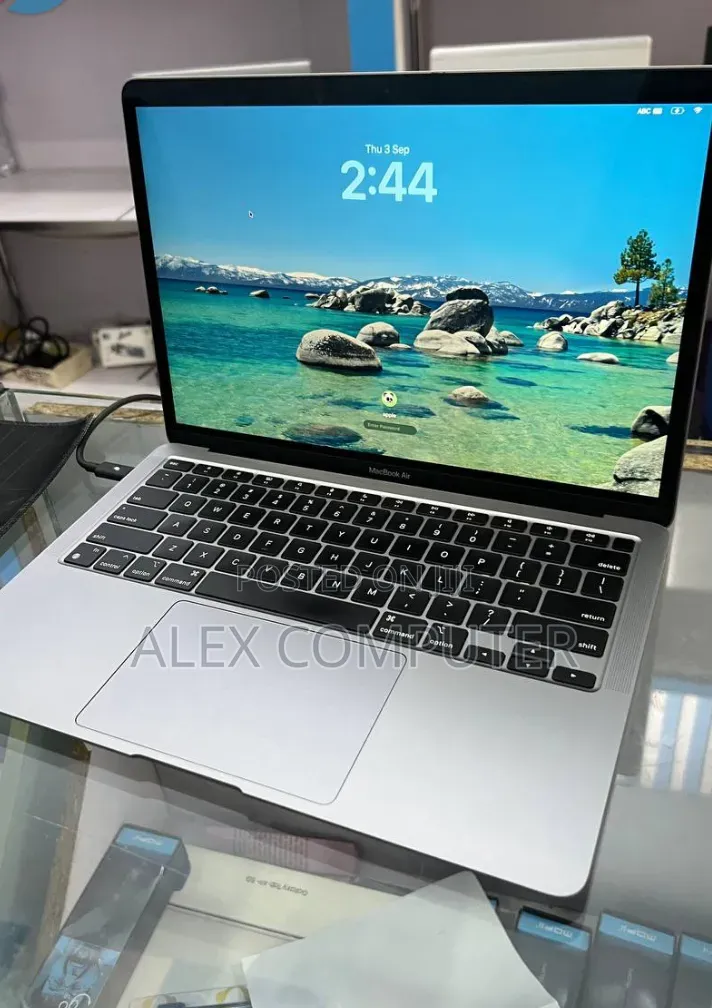 New Laptop Apple MacBook Air 2020 M1 8GB Apple M1 SSD 256GB