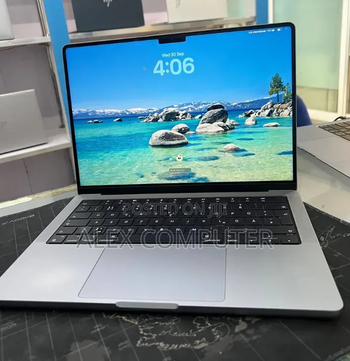 New Laptop Apple MacBook Pro 2021 M1 16GB Apple M1 Pro SSD 512GB