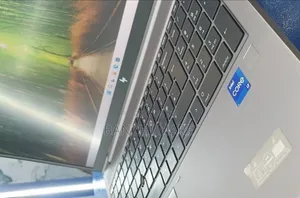 New Laptop HP ZBook Firefly G8 16GB Intel Core i7 SSD 512GB