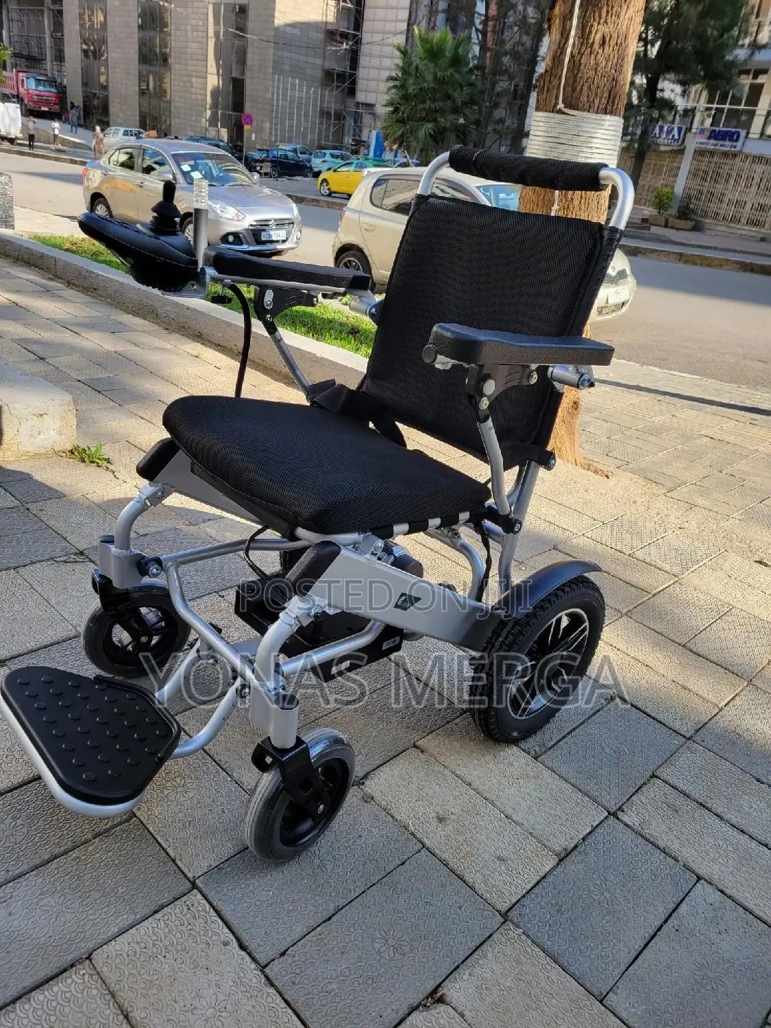 Power wheelchair八发Rechargeable Lithium Battery*: Electrical Wheelchair