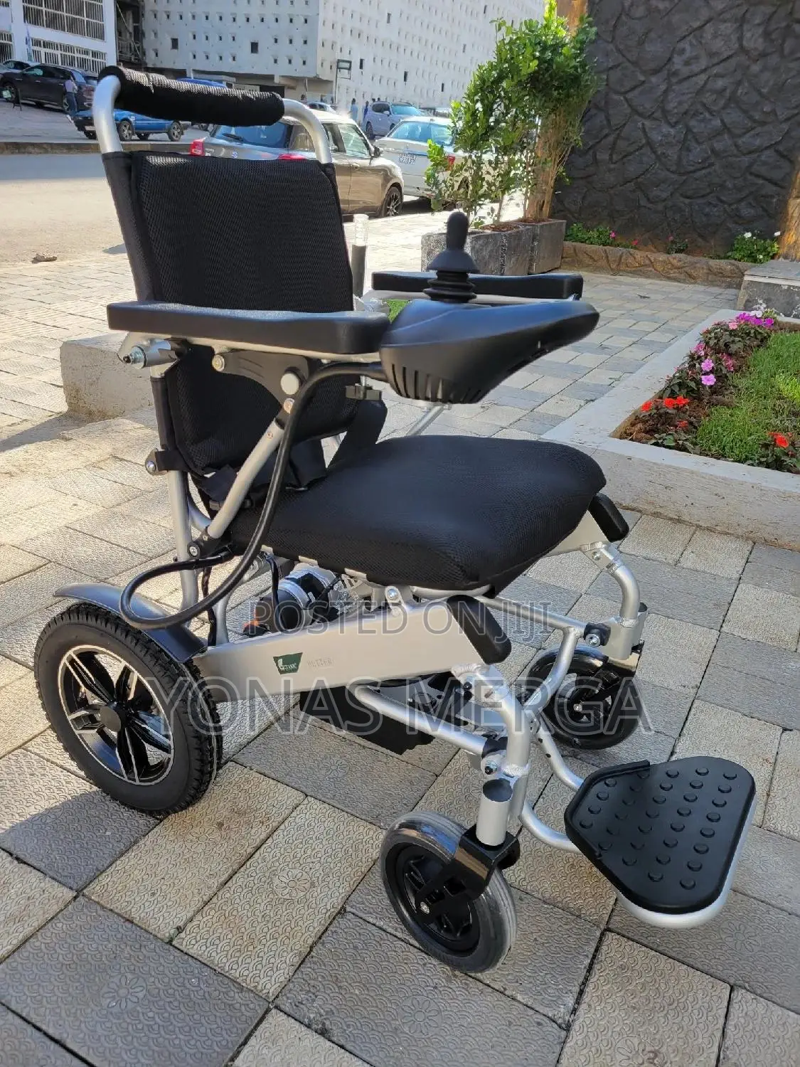 Electronic Wheelchair极冢charging wheelchair灯三Enjoy Comfort With Movable