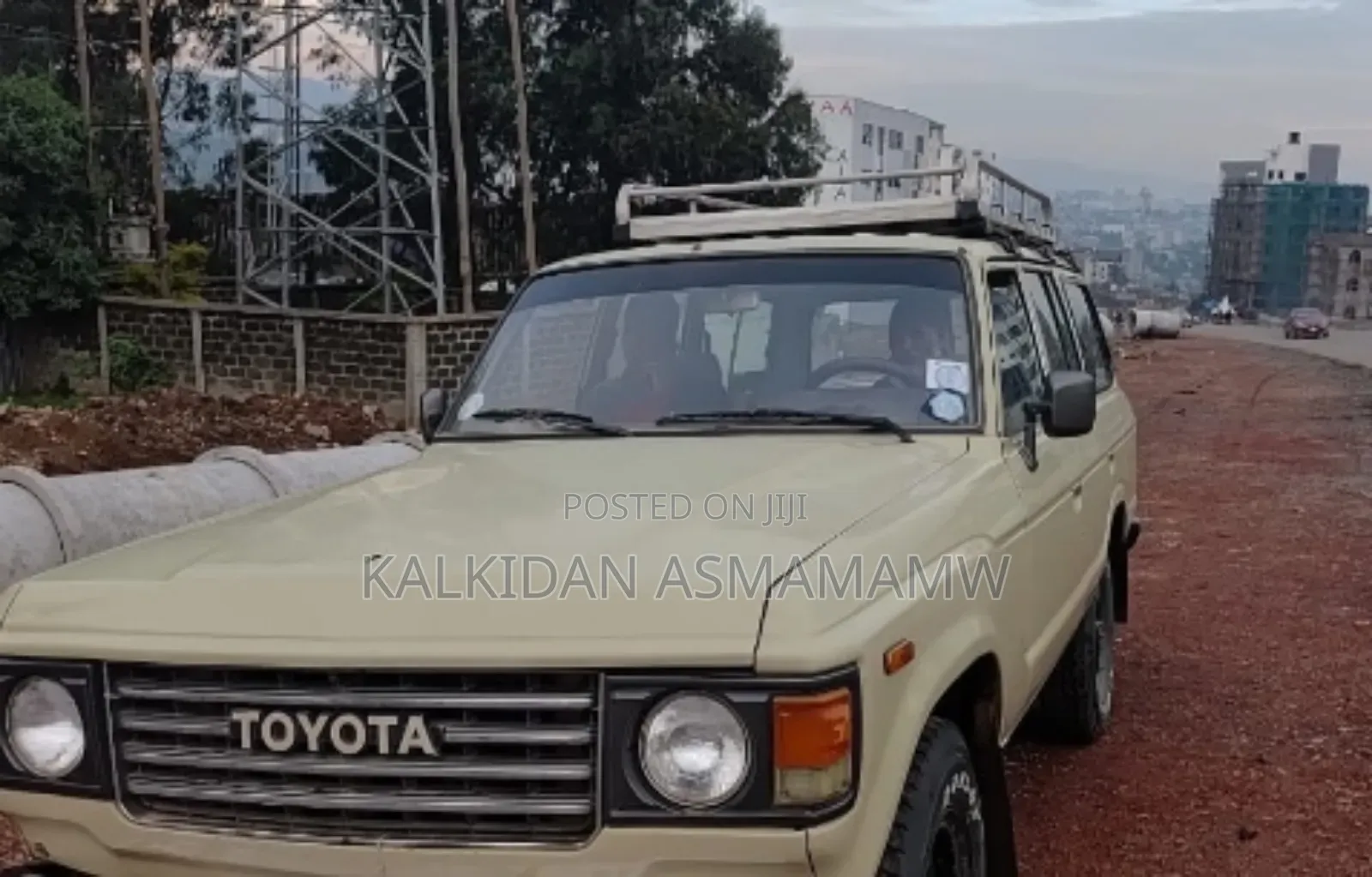 Toyota Land Cruiser 1987 White