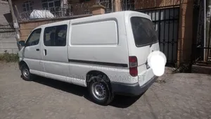 Toyota HiAce 2005 Silver