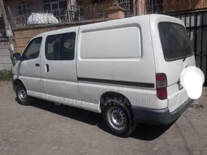 Toyota HiAce 2005 Silver