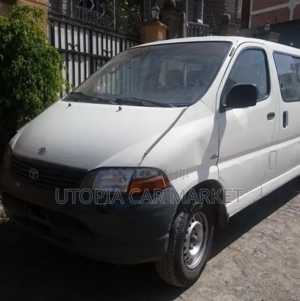 Toyota HiAce 2005 Silver