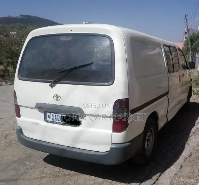Toyota HiAce 2005 Silver