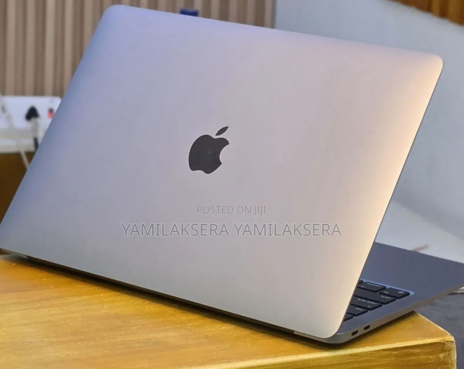 New Laptop Apple MacBook Air 2020 M1 16GB Apple M1 SSD 512GB
