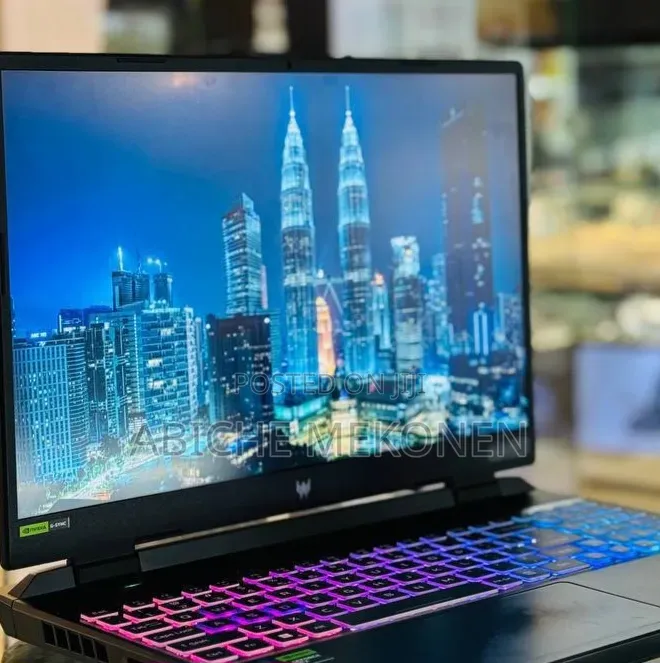 New Laptop Acer Predator Helios Neo 16 16GB Intel Core i5 SSD 512GB