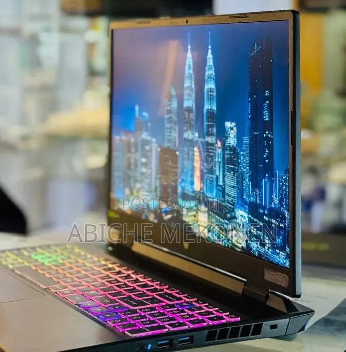 New Laptop Acer Predator Helios Neo 16 16GB Intel Core i5 SSD 512GB