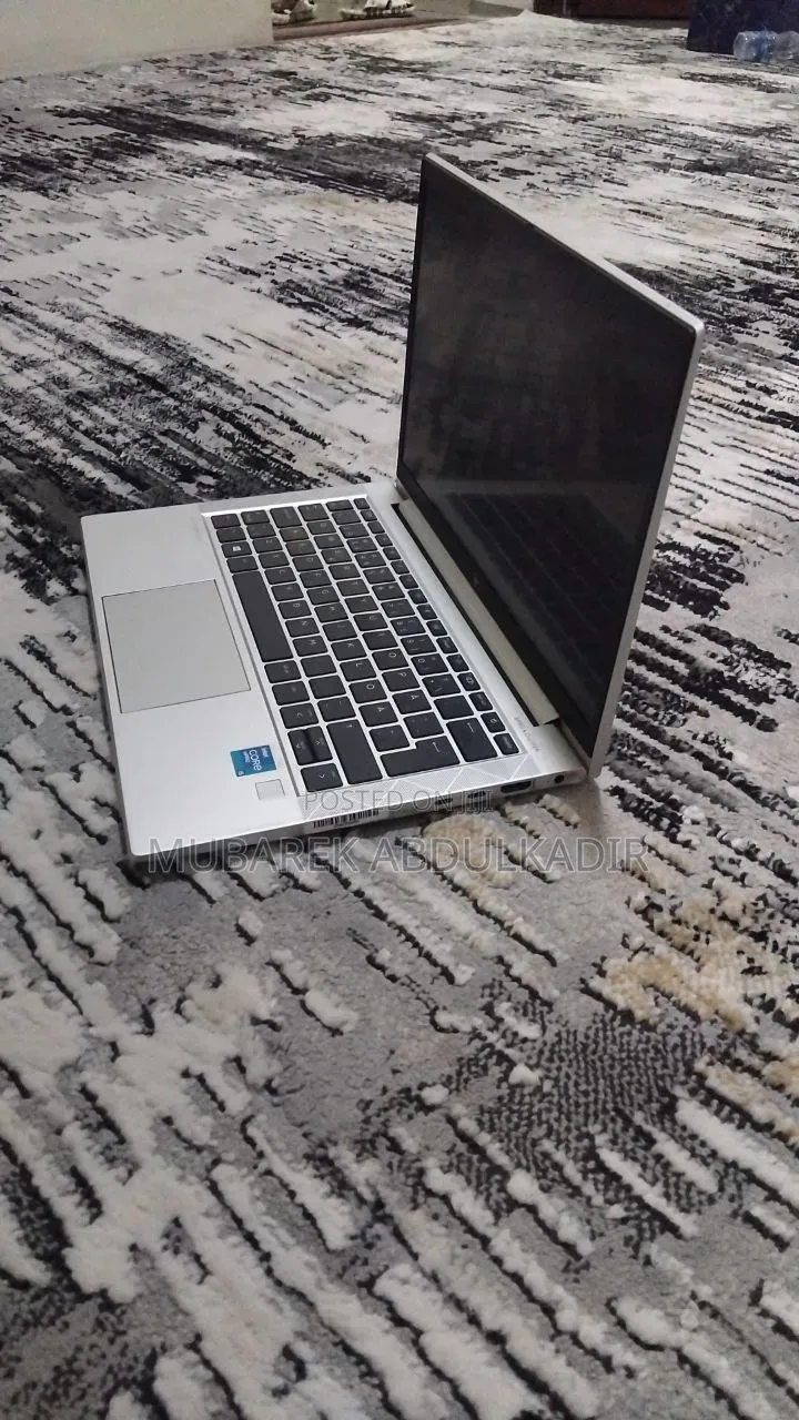 New Laptop HP EliteBook 830 G8 16GB Intel Core i5 SSD 512GB