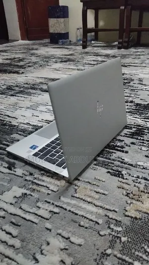 New Laptop HP EliteBook 830 G8 16GB Intel Core i5 SSD 512GB