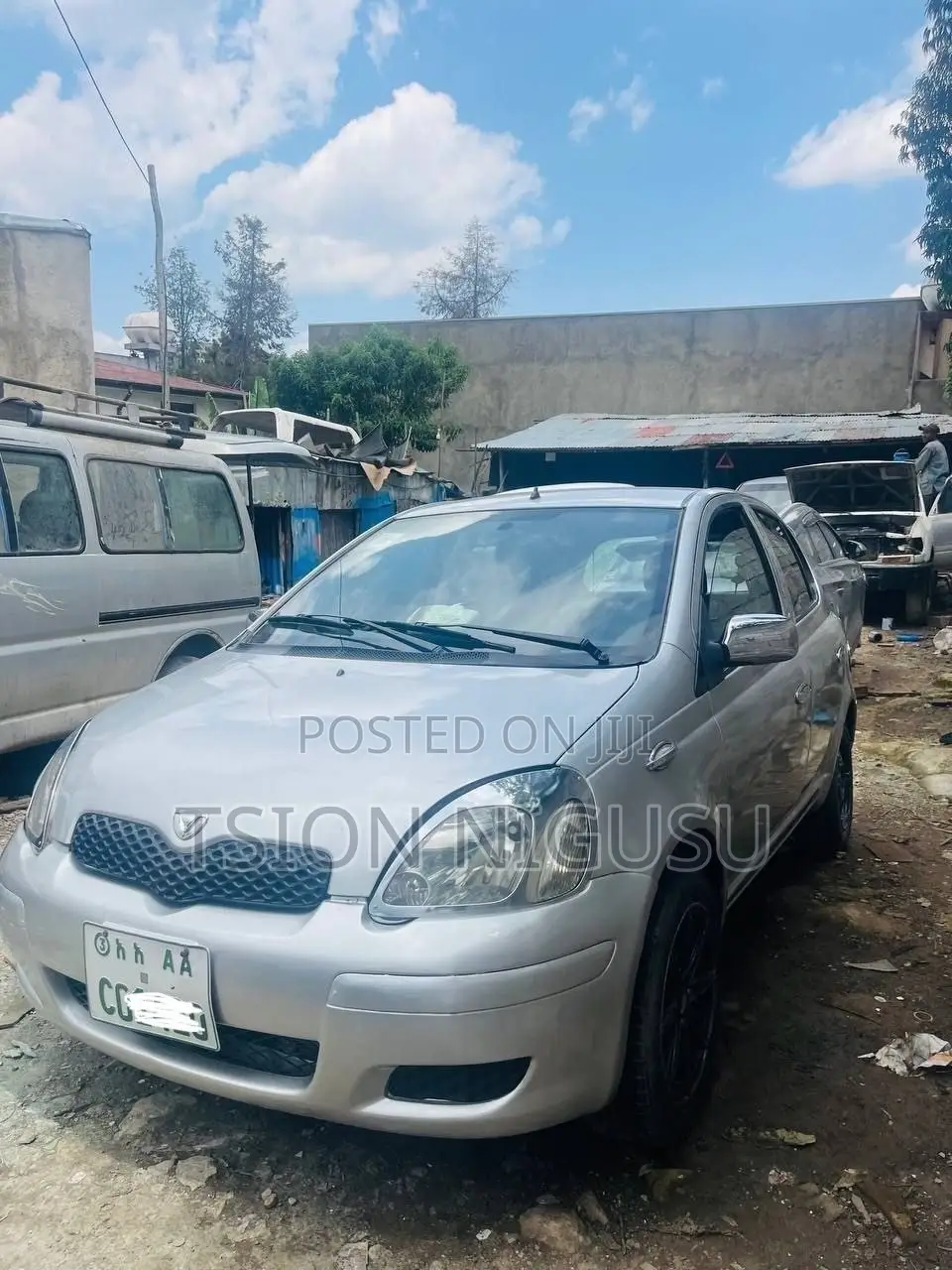 Toyota Vitz 2002 Silver