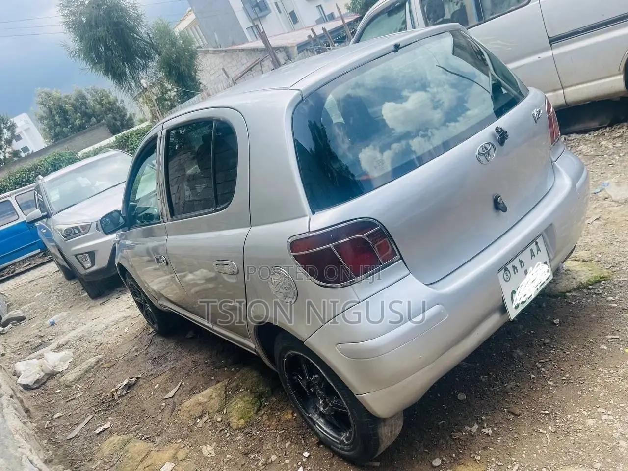 Toyota Vitz 2002 Silver