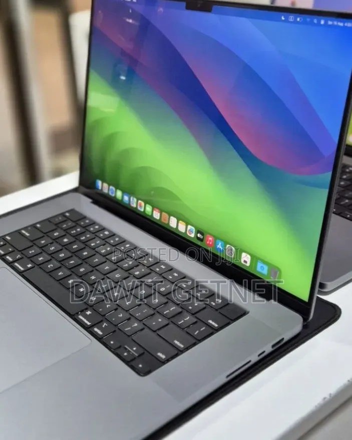 New Laptop Apple MacBook Pro 2021 M1 Max 64GB Apple M1 Max SSD 1T