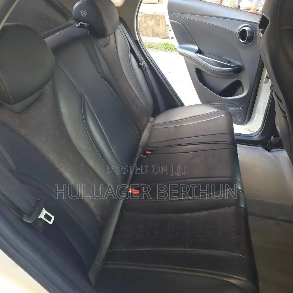 BYD E2 43 kWh 94 hp FWD 2023 White