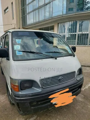 Toyota HiAce 2004 White