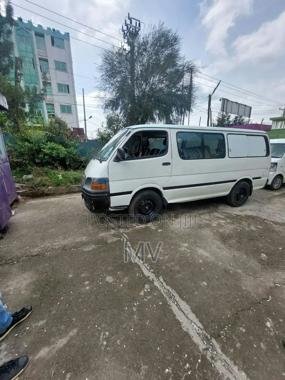 Toyota HiAce 2004 White