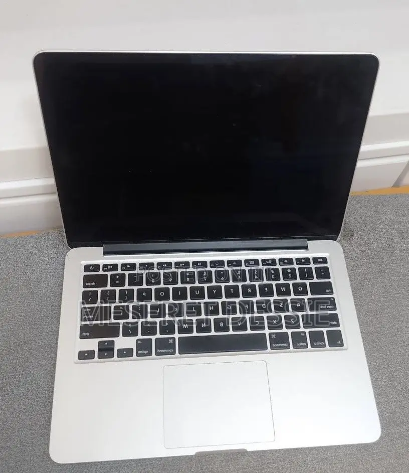 New Laptop Apple MacBook Pro 2013 8GB Intel Core i5 SSD 256GB