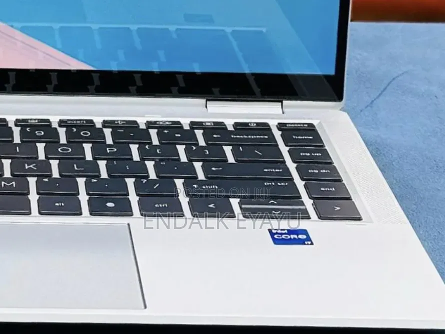New Laptop HP EliteBook 1040 G8 16GB Intel Core i7 SSD 512GB
