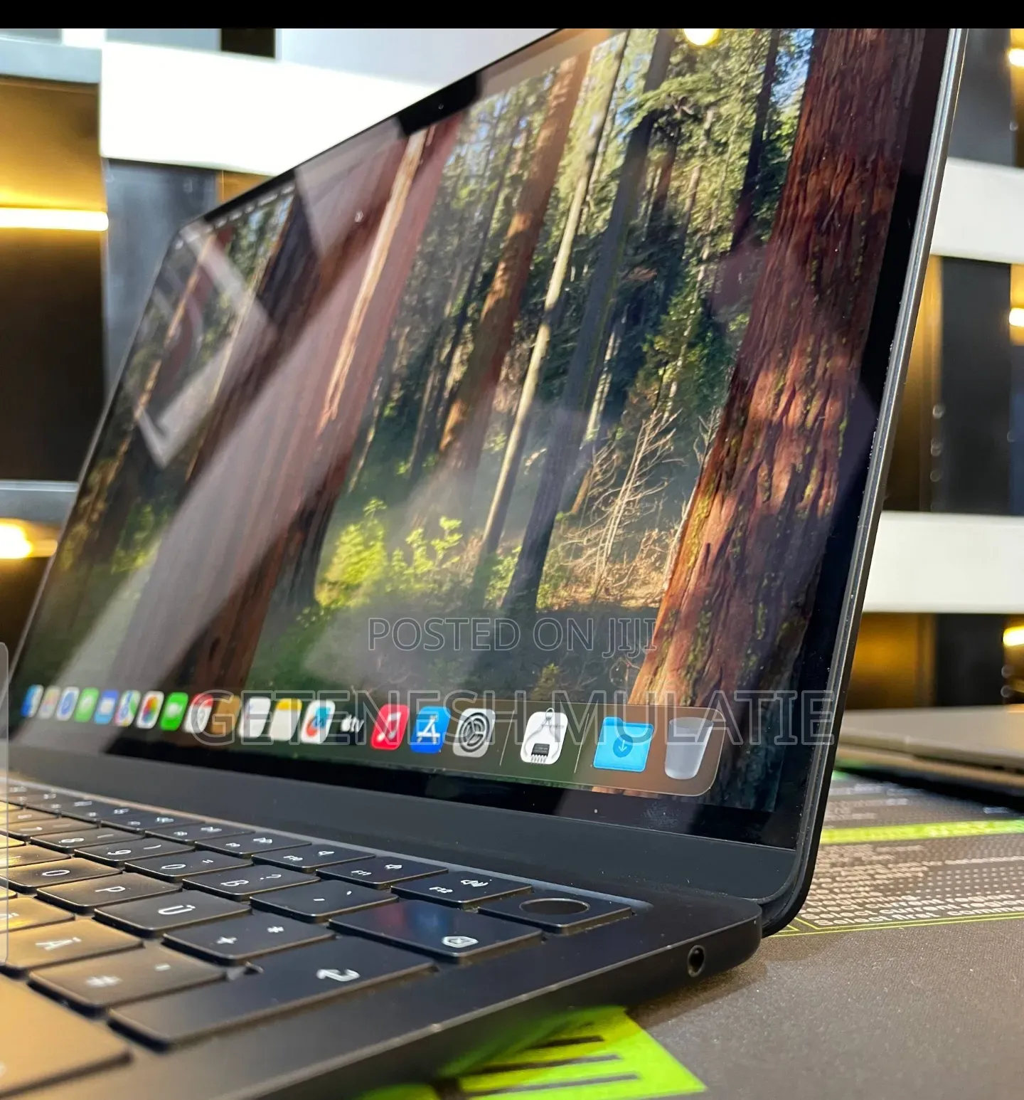 New Laptop Apple MacBook Air 2022 M2 8GB Apple M2 SSD 512GB