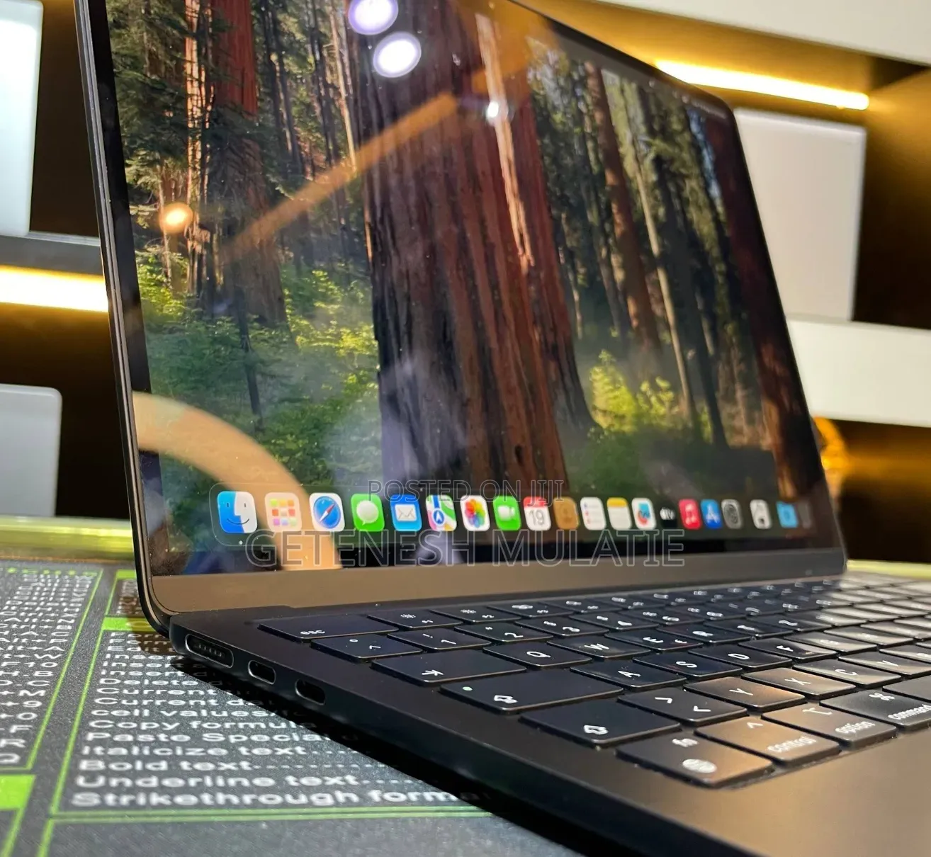 New Laptop Apple MacBook Air 2022 M2 8GB Apple M2 SSD 512GB